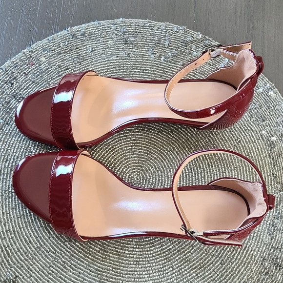 NWT - Red Wine Sandals - kitten heels ๐ - Picture 9 of 14